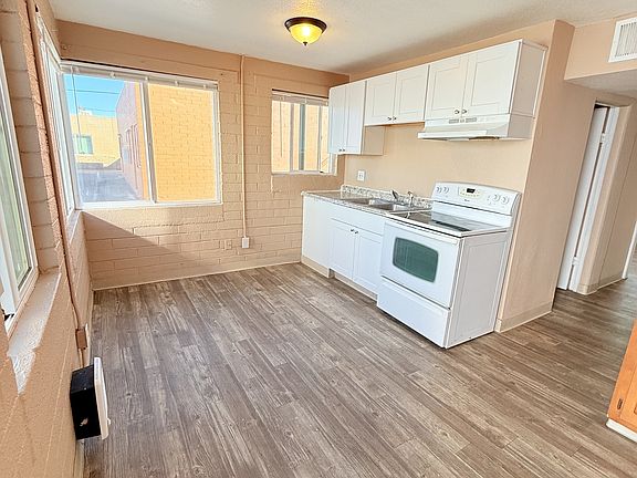 2nd image of 2411 S 6th Ave #10617078