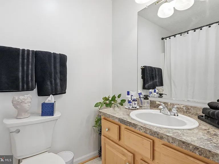 19 Fairview Ave — Photo 21