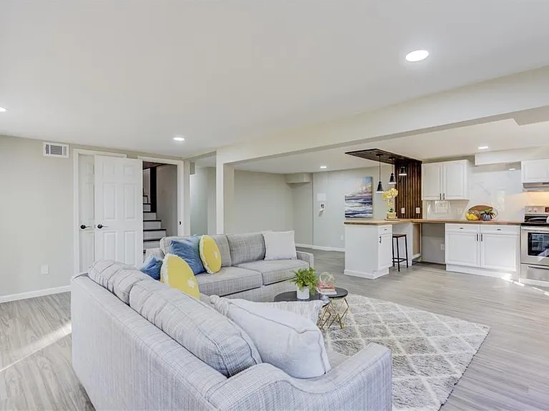 154 Huston Dr — Photo 8