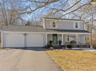 146 Woodland Dr, Portsmouth, RI 02871