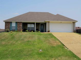 212 Freemyer Dr, Byram, MS 39272