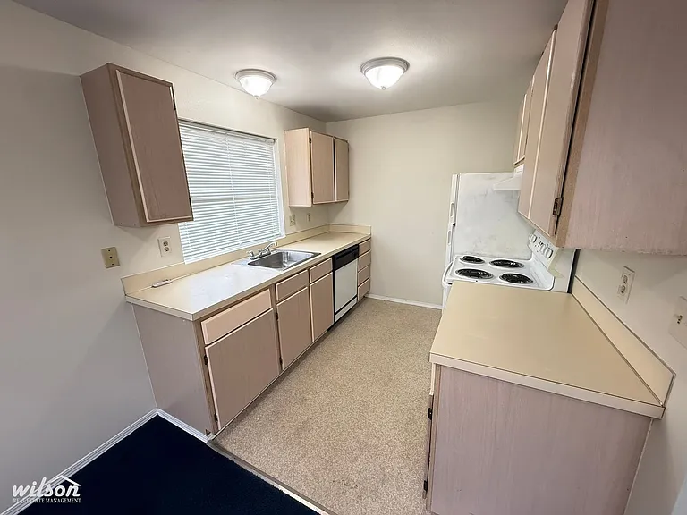 1318 Fairbanks Ave — Photo 5