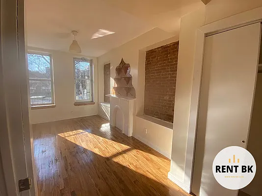 Rented by RENTBK LLC | media 6