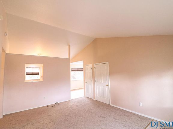 4th image of 3089 Fleet St