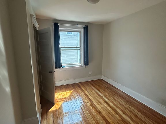 4th image of 8 Lexington Ter #3