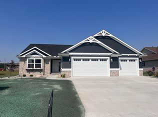 2746 Limerick Rd, Bay City, MI 48706