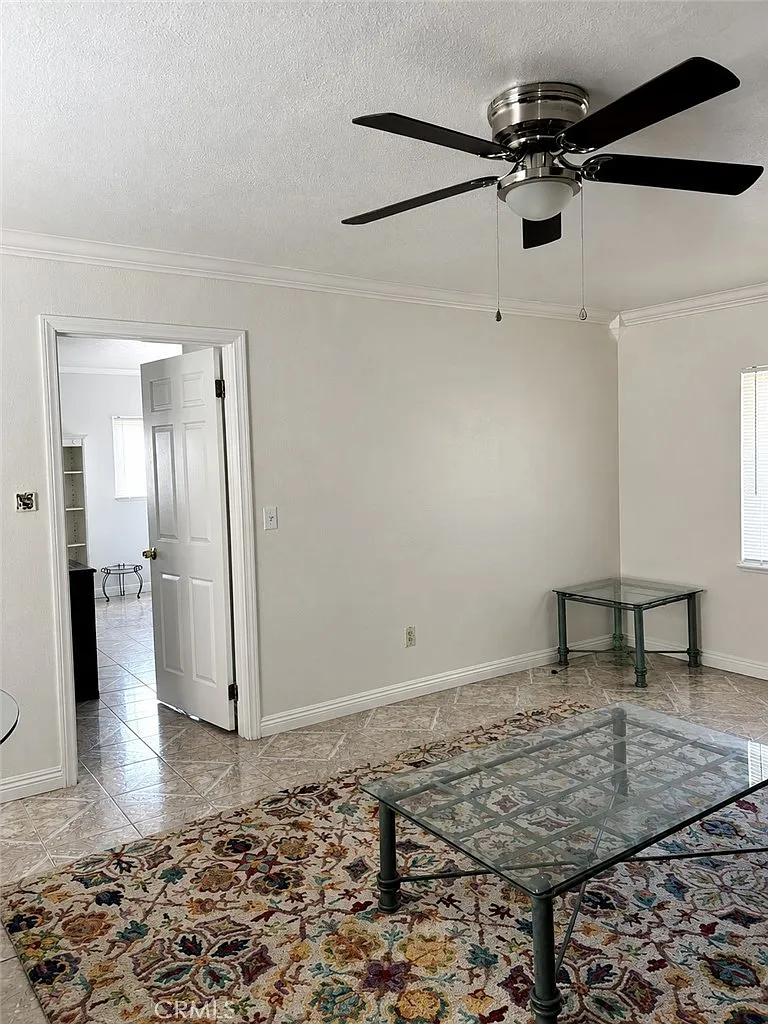 3 bed, 2.5 bath, 1572 sqft, $4,200 — Photo 4