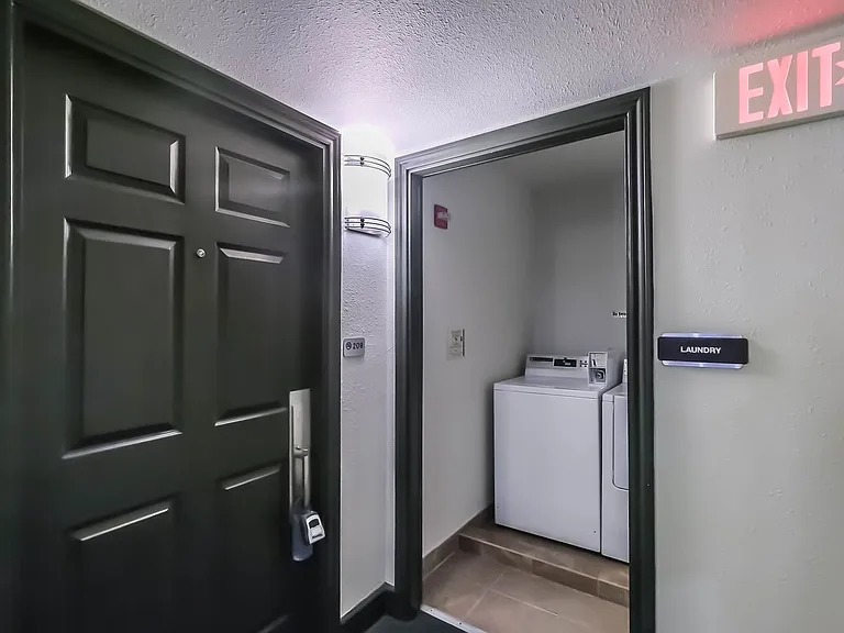 1025 Swanson St — Photo 126