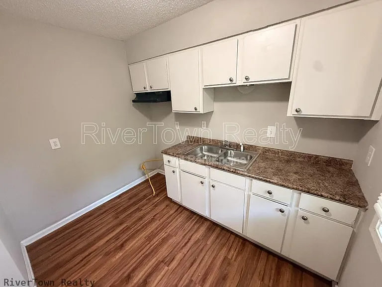 1778 Brown Ave — Photo 10