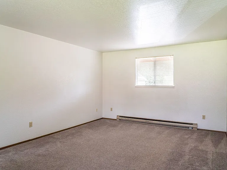 1837 Queen Ave SW — Photo 5