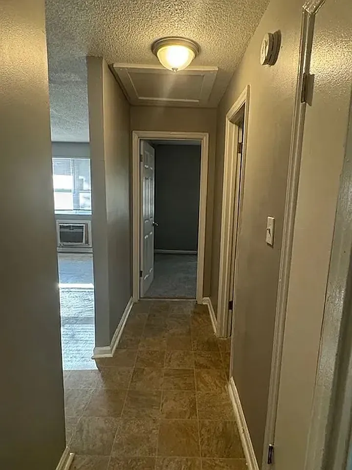 2 bed, 800 sqft, $1,250 — Photo 1