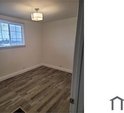 3rd image of 7974 Macarthur Blvd #A