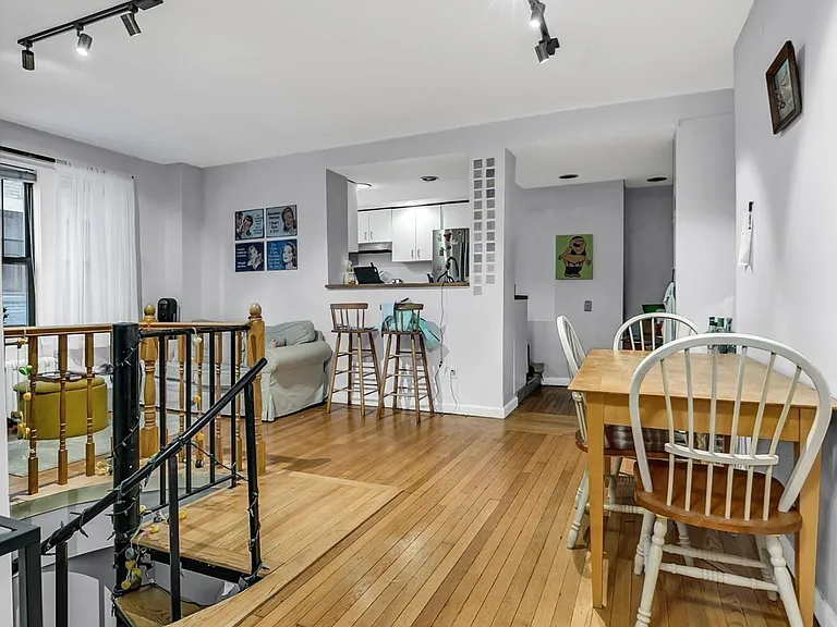 452 Park Dr #9 — Photo 4