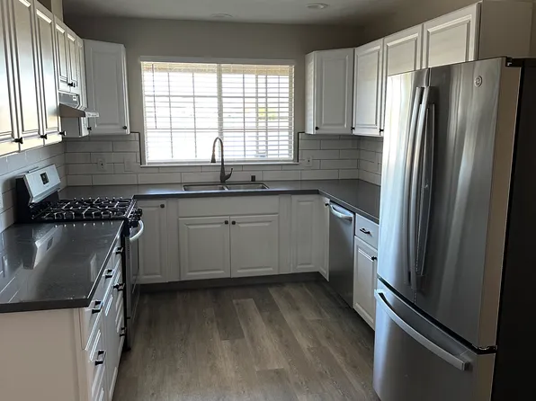 275 N Peach Ave, Clovis, CA 93612