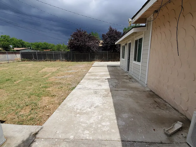 1415 De Witt Ave — Photo 17
