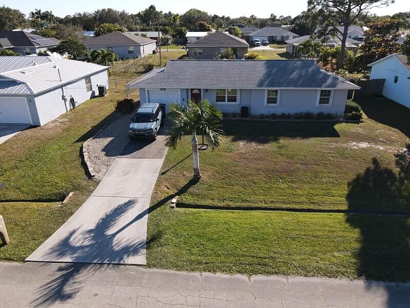 1st image of 226 SW Aubudon Avenue