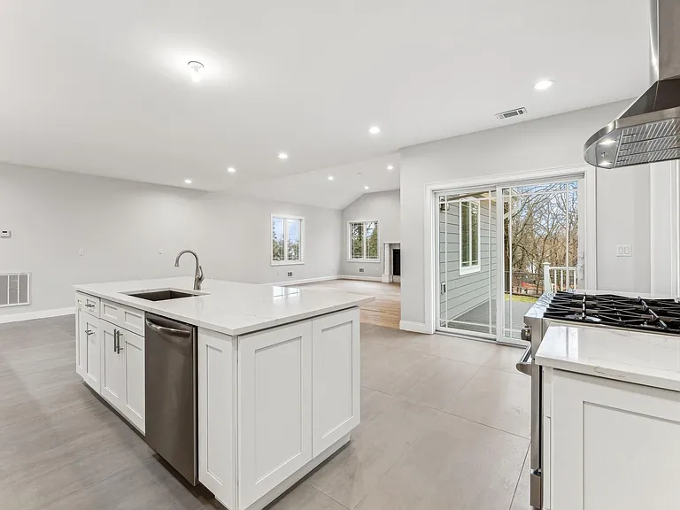 25 Jones Ct — Photo 16