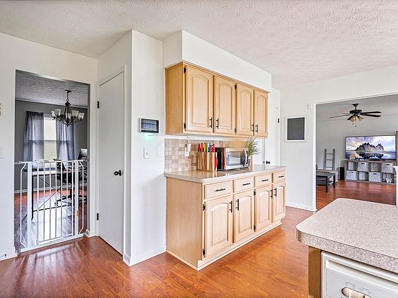 5th image of 11810 Streamside Dr