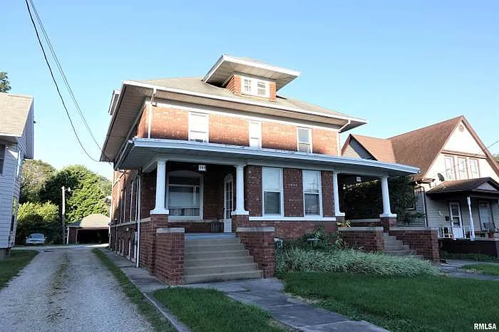 797-799 N Seminary St — Photo 1