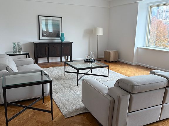 2nd image of 160 Central Park S #515