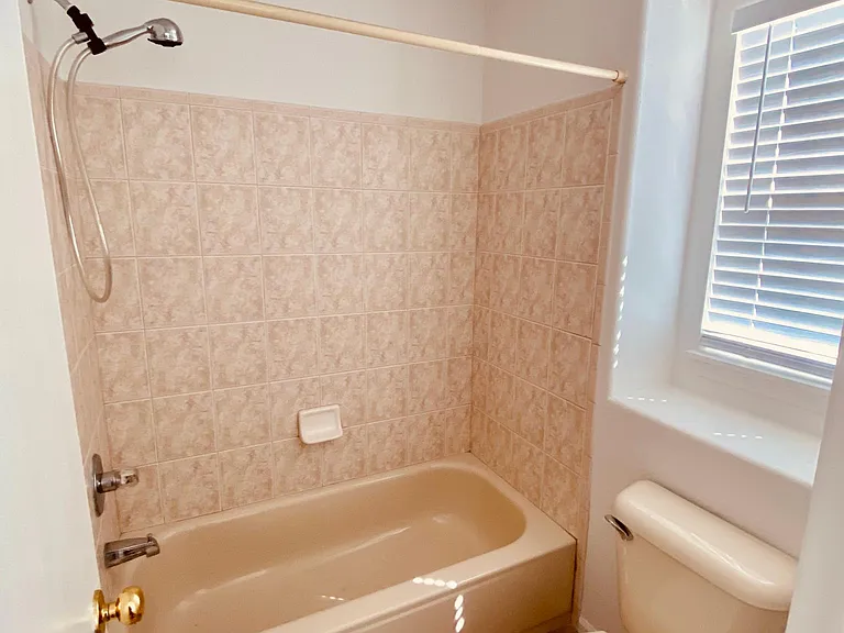 352 Simmons St — Photo 26