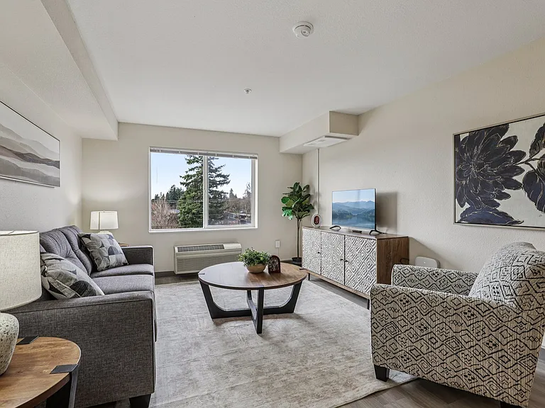 Woodland Flats Apartments — Photo 7