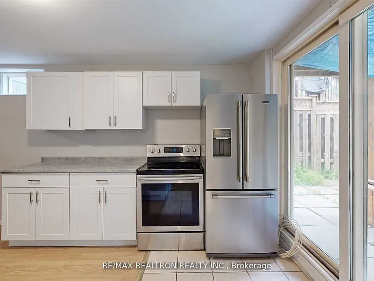 1250 Dartmoor St #LOWER — Photo 2