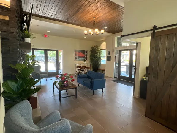 The Lavonne Apartments