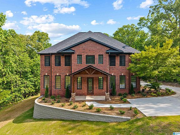 3rd image of 135 Toe River Ln