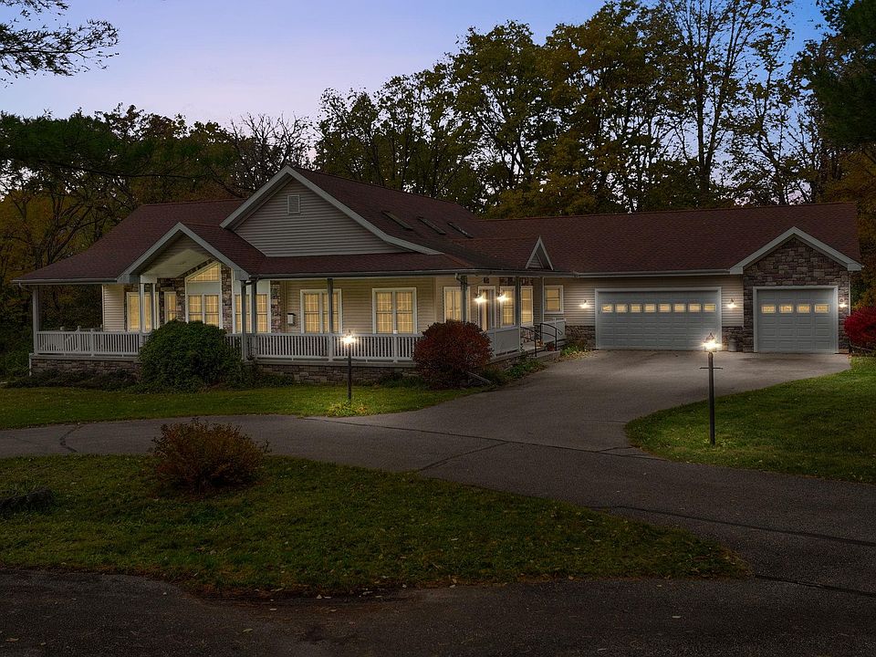 1st image of 3579 Edgewood Dr