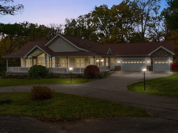 3579 Edgewood Dr, Mc Farland, WI 53558
