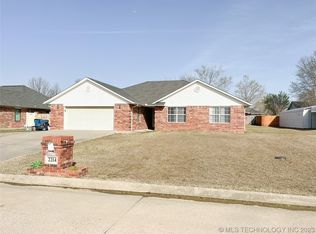 2214 Green Meadows Cir, McAlester, OK 74501