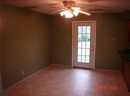 3rd image of 321 Cheri Whitlock Dr