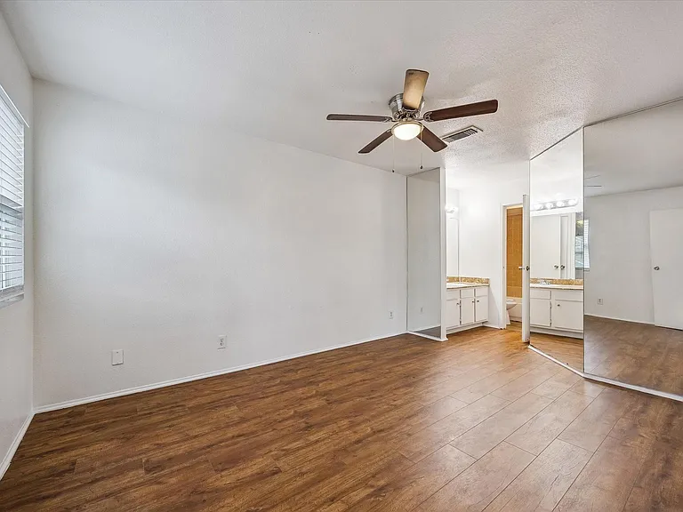 768 Memorial Mews St #4 — Photo 6
