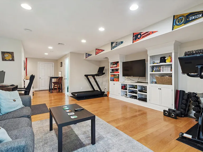 126 Wood St — Photo 21