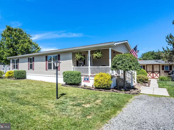 800 York Rd Trailer 242, Dover, PA 17315