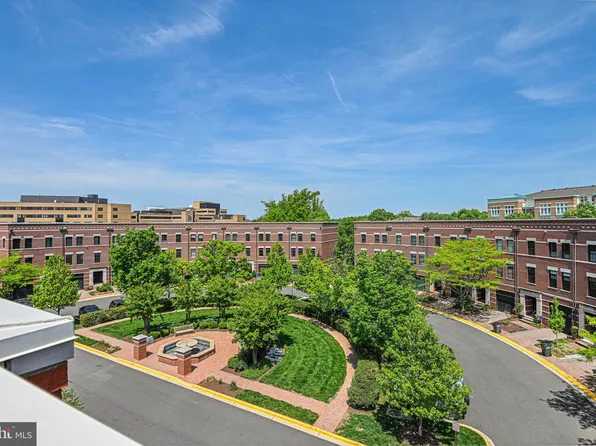 12127 Chancery Station Cir, Reston, VA 20190