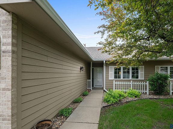 5th image of 7200 S Hoffman Pl