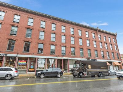 165 Market St #6D, Lowell, MA, 01852