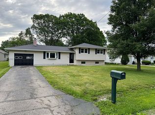 608 S McMullin Ct, Lovington, IL 61937