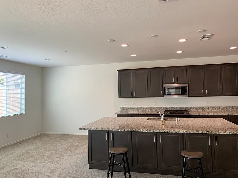 38505 Fairfield Hts — Photo 8