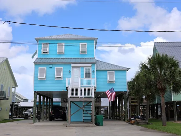 131 Melancon Dr, Golden Meadow, LA 70357