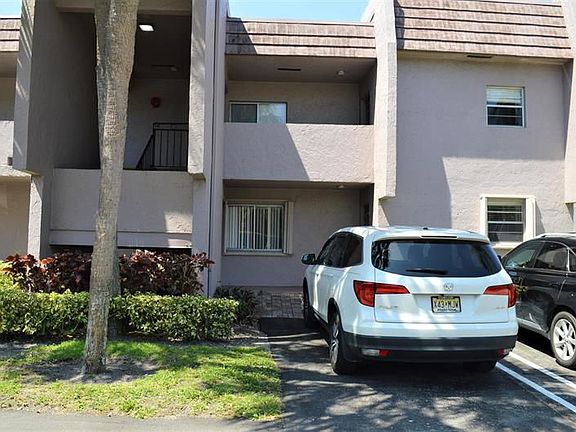2nd image of 2700 Casita Way APT 115