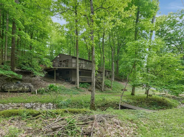 460 Yana Ln, Sugar Grove, OH 43155