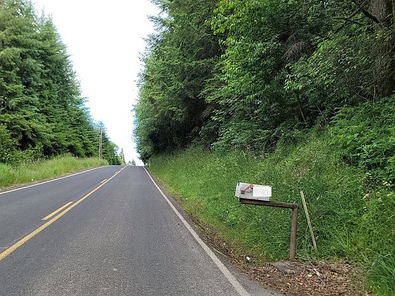 5th image of 1045 Stella Rd