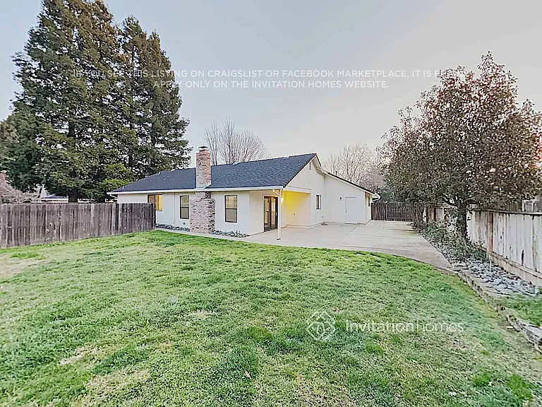 1898 Clark Ave — Photo 14