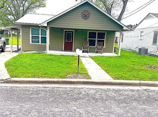 310 N La Grange St, Hallettsville, TX 77964