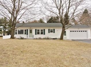 23 Meetinghouse Hill Rd, Sterling, MA 01564