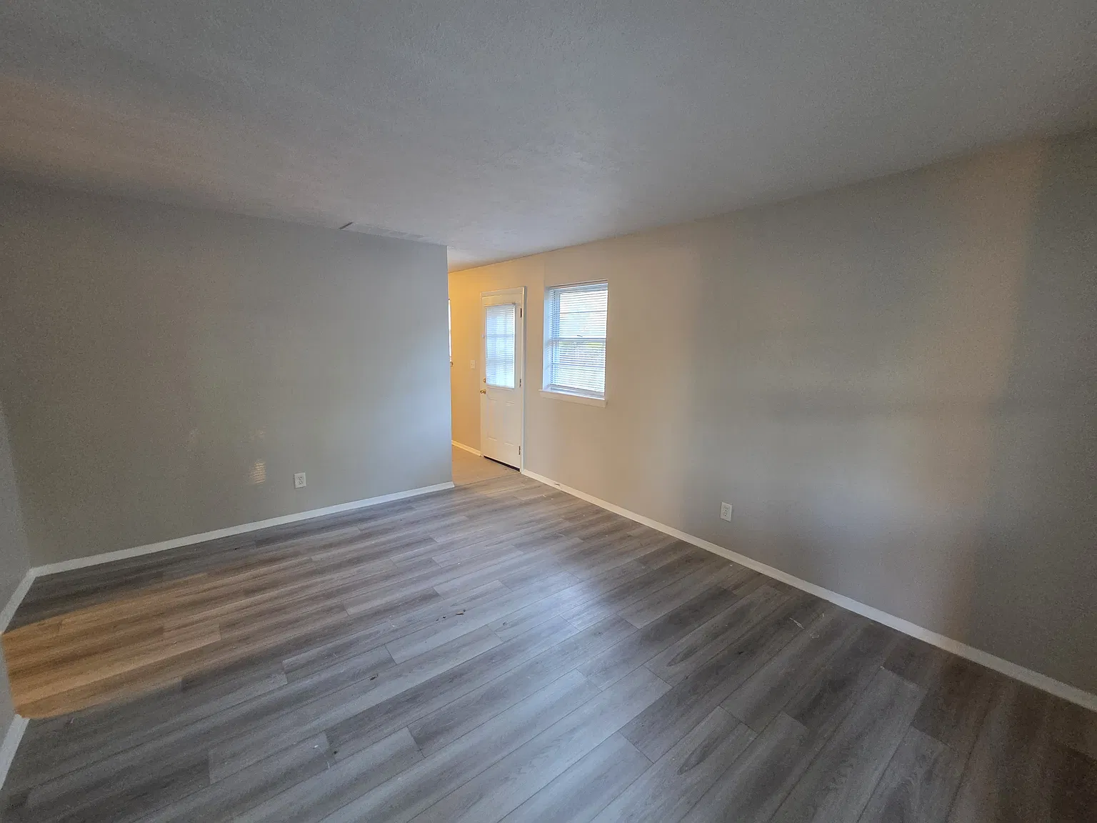 4 bed, 1329 sqft, $1,895 — Photo 4