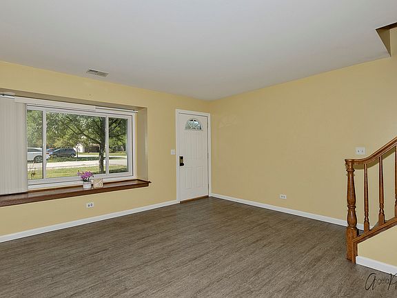 2nd image of 34087 N White Oak Ln